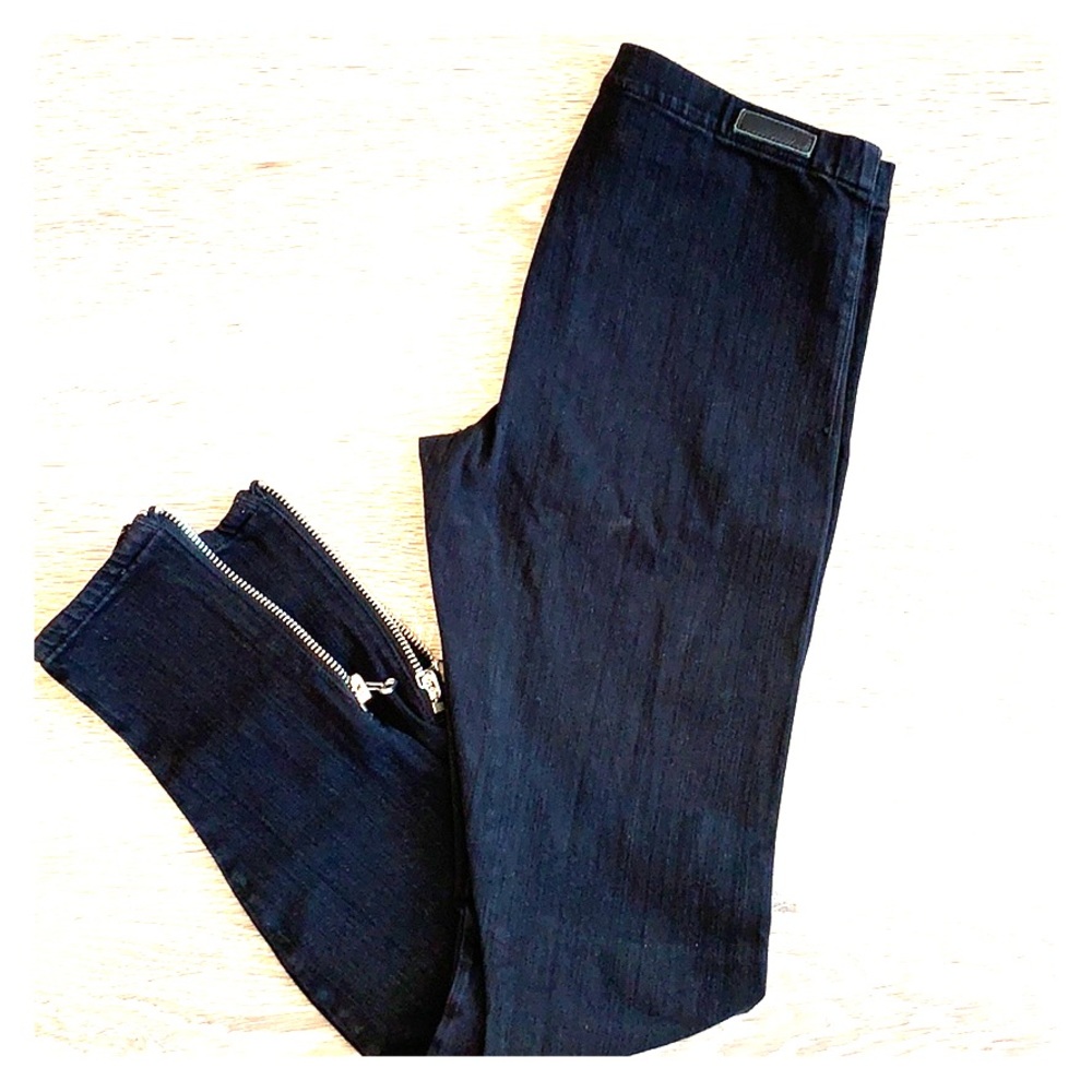Black zip bottom Joe’s Jeans jeggings